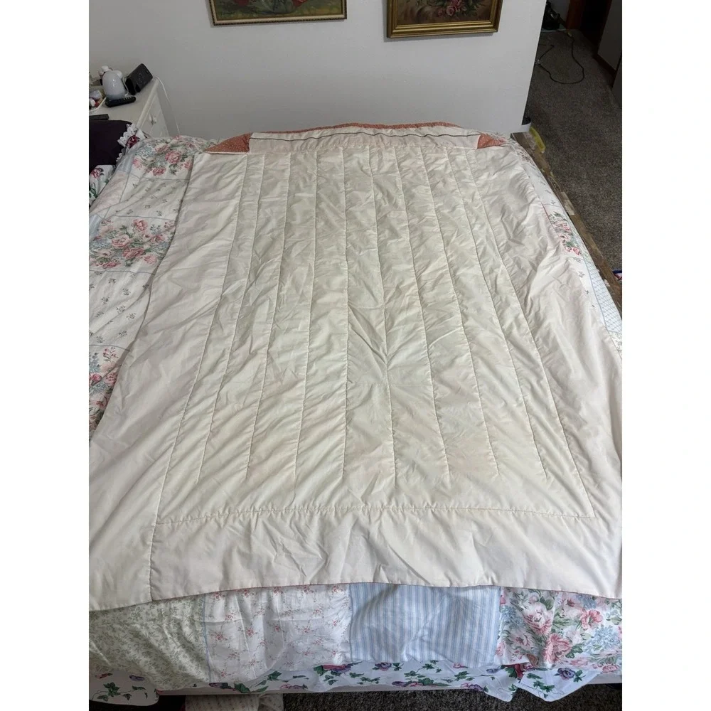 Homemade Vintage Quilt Pink White Beige MCM Floral Block Pattern Twin 48